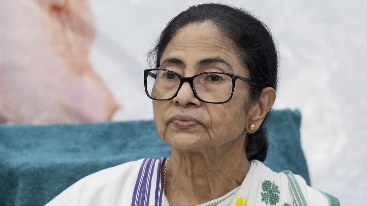 Mamata faction goes to Rejinagar constituency with a ‘football’