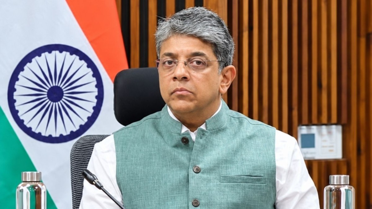 IB chief gains the confidence of top bosses in govt!