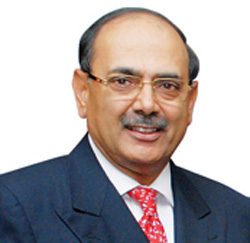 If Sobti remains in IndusInd Board after age of 70, so will HDFC Bank's Aditya Puri