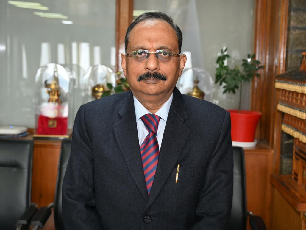 Himachal CM Praises Chief Secretary Amid Bureaucratic Tussles?