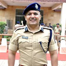 Lande to launch a 'Connect with Shivdeep' campaign after quitting IPS on Mar 4